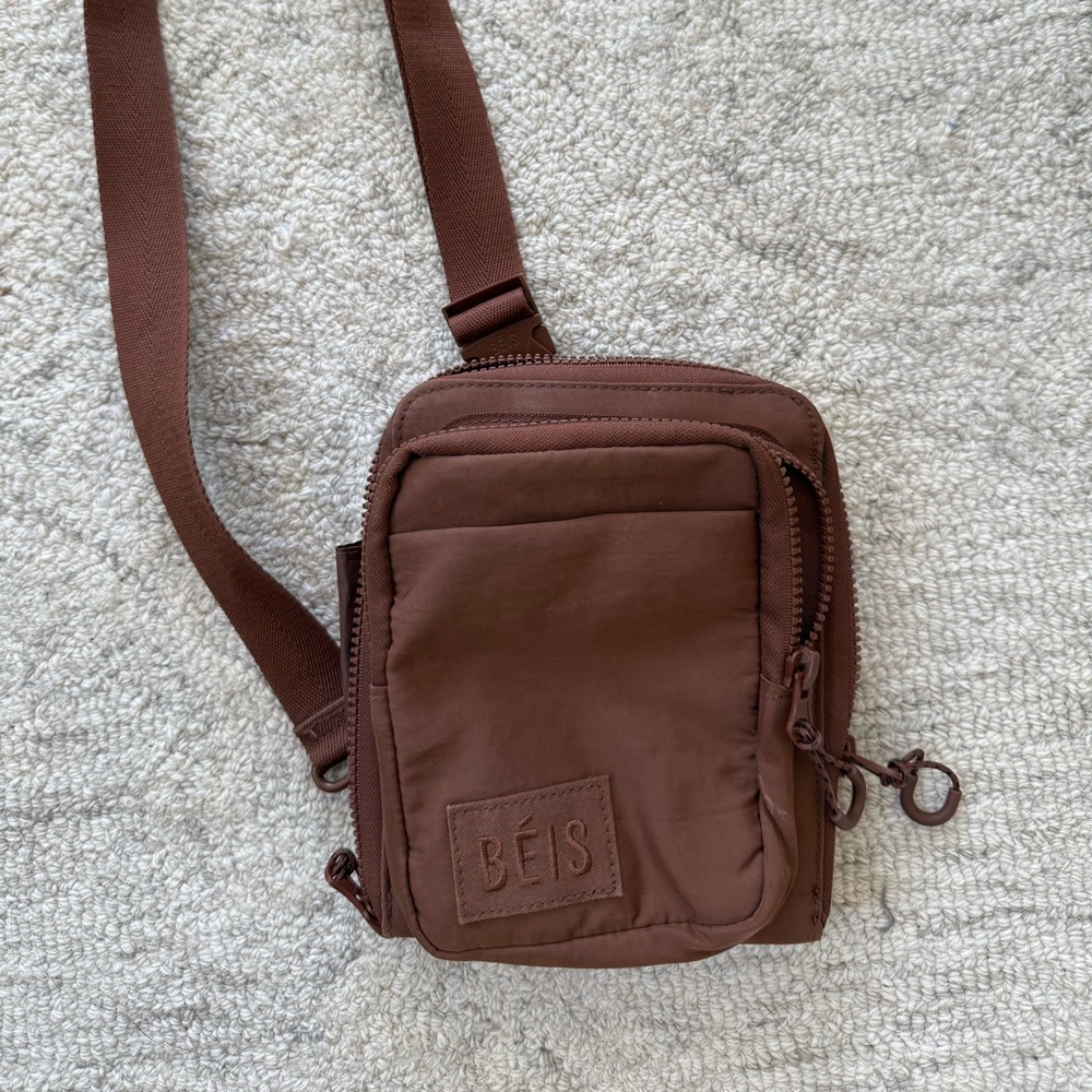 BEIS SPORT SLING BAG